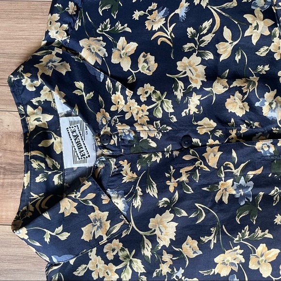 Vintage Silk button down - Picture 7 of 7